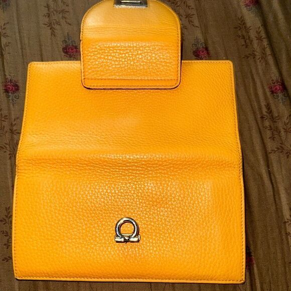 Salvatore Ferragamo Sun Yellow Leather Accessory - Picture 4 of 6